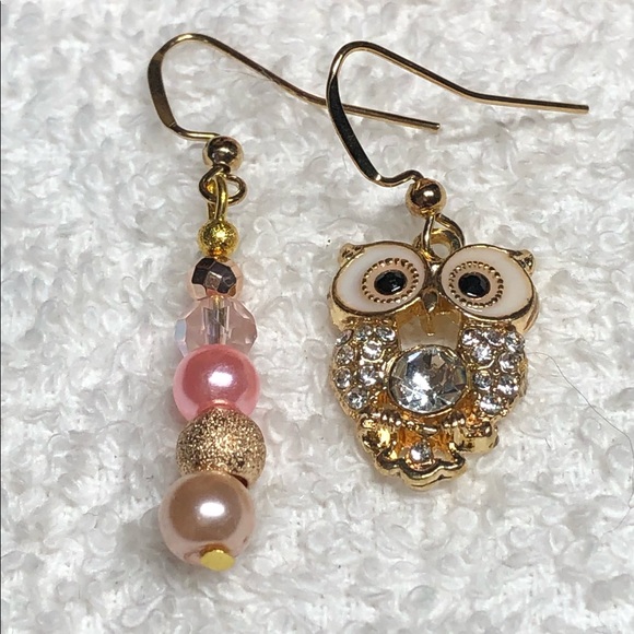 🦉Cute mismatched OWL earrings in gold accents, pretty/fun - Picture 1 of 7